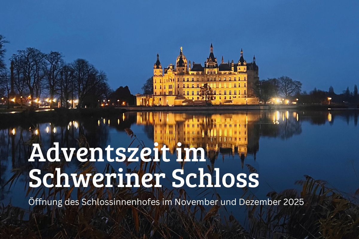 Schweriner Schloss in der Dämmerung
