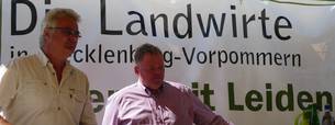 Bauernpräsident Detlef Kurreck und Landwirt Thorsten Harder bei der diesjährigen Ernte-Presskonferenz des Bauernverbandes Mecklenburg-Vorpommern Leiden der Landwirte