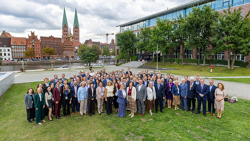 35. Ostseeparlamentarierkonferenz in Lübeck: Familienfoto (Foto: Sönke Ehlers)