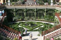 Der Innenhof der Orangerie im Burggarten des Schweriner Schlosses mit einem Teil des Querflügels.