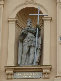 Gunzelin von Hagen - Sandsteinfigur an der Hauptportalfassade des Schweriner Schlosses